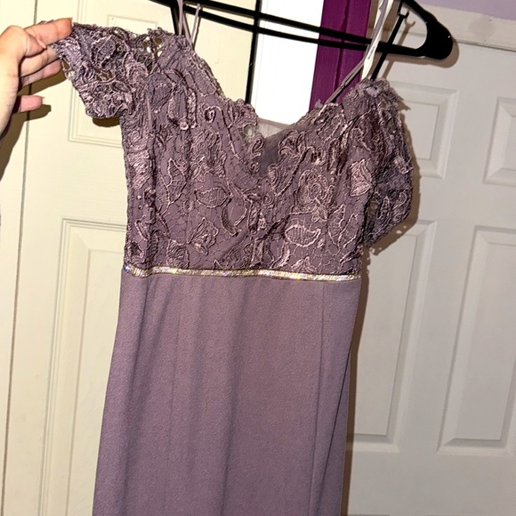 LIKE NEW! 💜 MAUVE COLD SHOULDER MAXI DRESS GOWN Womwn’a size Medium - Picture 9 of 14